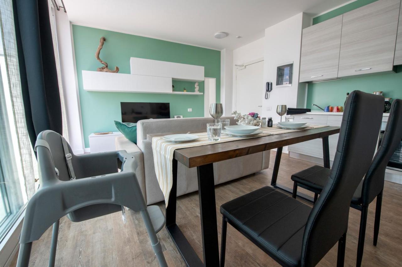 Apartmán Attico Luxury Con Parcheggio E Terrazza Vista Mozzafiato Janov Exteriér fotografie
