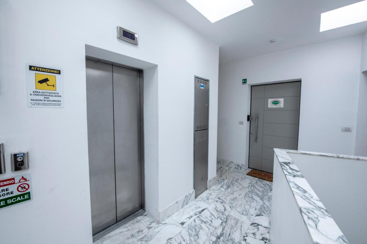 Apartmán Attico Luxury Con Parcheggio E Terrazza Vista Mozzafiato Janov Exteriér fotografie